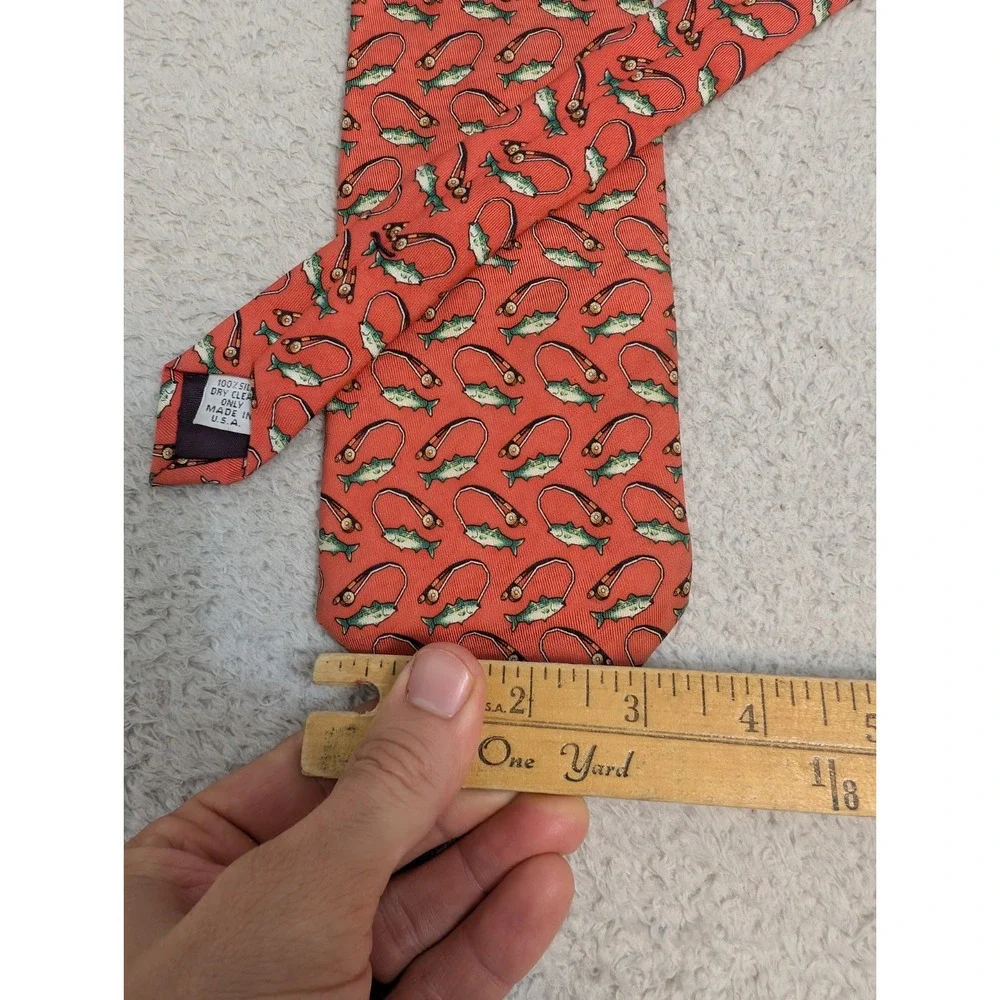 Vineyard Vines Martha's Vineyard Fish & Fishing Hooks‎ Silk Red Tie Bonefish